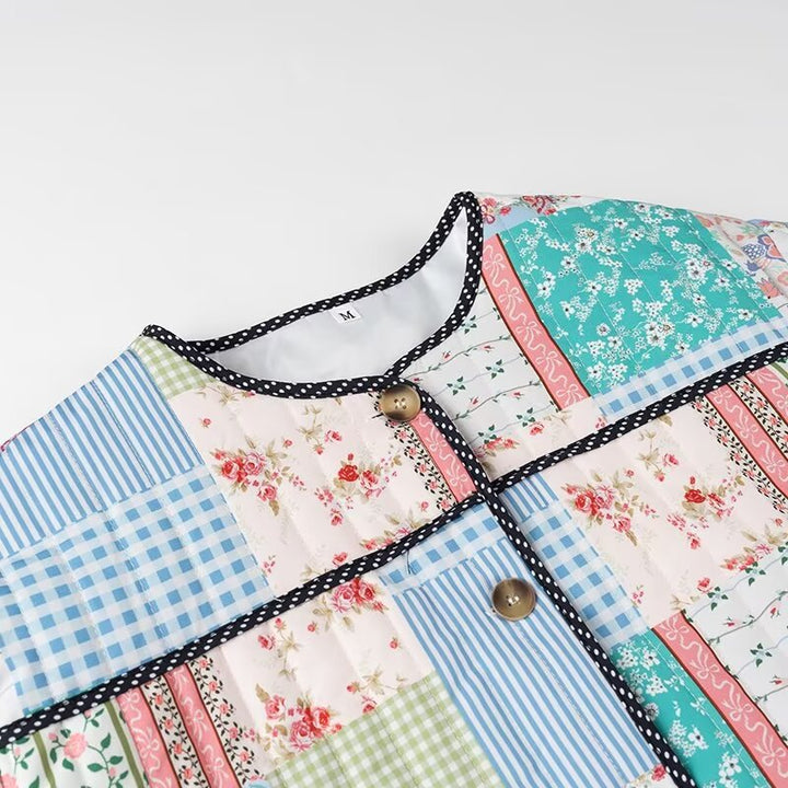Damen gesteppte Patchwork-Quiltjacke mit Rundhalsausschnitt, Zierborte und Frontknöpfen Drune