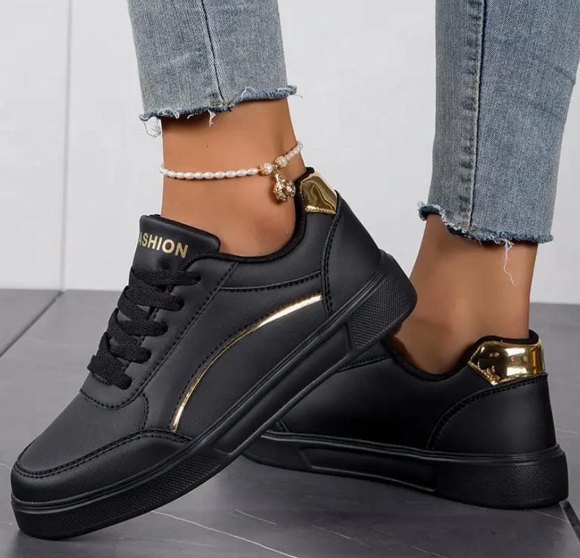 Damen nan niedrig geschnittener Kunstleder Sneaker mit holografischem Fersenbesatz Drune