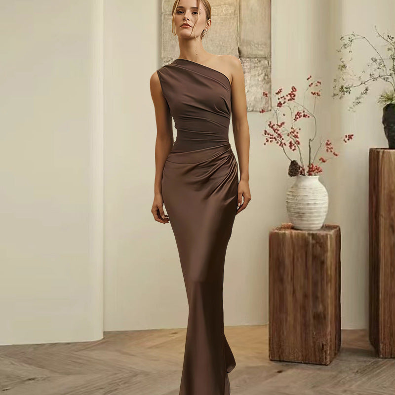 Damen Elegantes Asymmetrisches Abendkleid mit schimmerndem Satin Drune