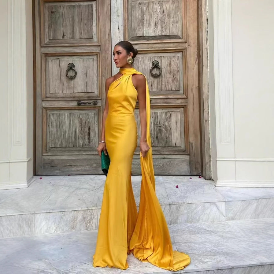 Damen Maxikleid mit asymmetrischem Schnitt und fließendem Stoff Drune