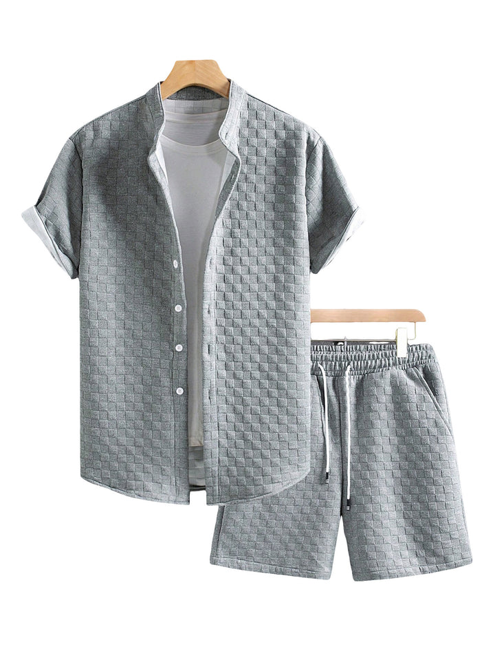 Herren nan zweiteiliges Sommerensemble mit Stehkragen-Hemdjacke und elastischen Komfort-Shorts in geprägter Karo-Textur Drune