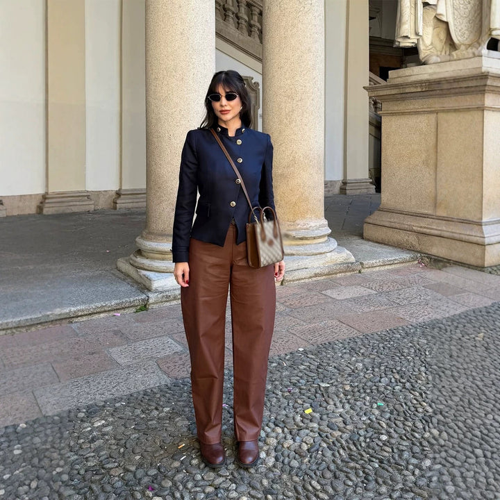 Damen Taillierter Blazer mit Stehkragen und goldenen Zierknöpfen Drune