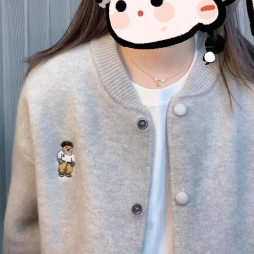 Damen bequeme Strickjacke mit Knopfverschluss und Bärenstickerei Drune