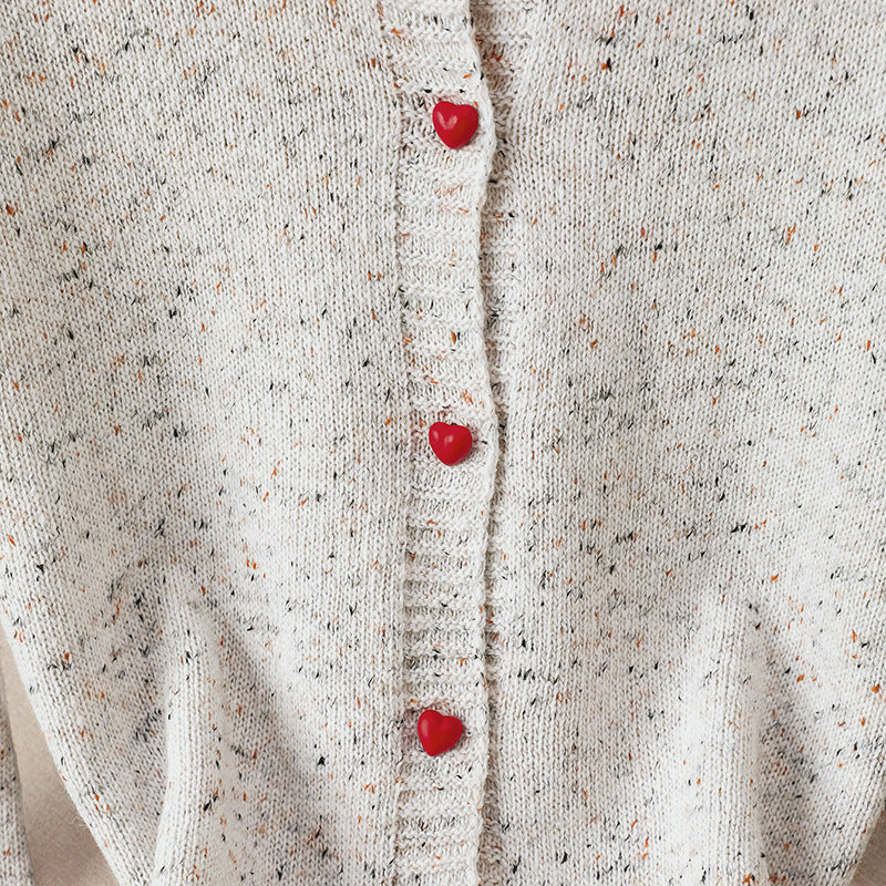 Damen Gesprenkelte Strickjacke mit Kontrastkanten und Herzknöpfen Drune