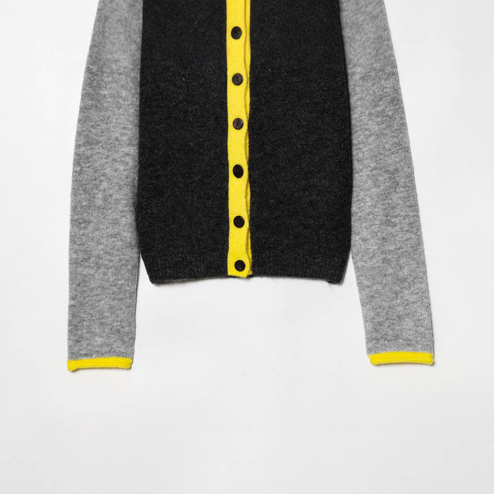 Damen nan kurze zweifarbige Wollcardigan mit kontrastierter Knopfleiste geripptem Saum und Hornknöpfen Drune