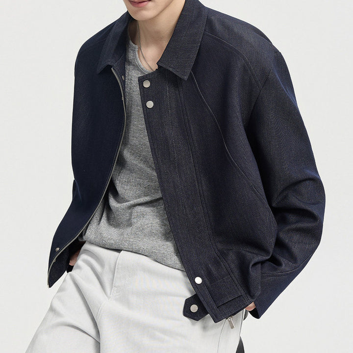 Herren Boxy-Jeansjacke im Minimalstil mit Hemdkragen und verdeckter Druckknopfblende Drune