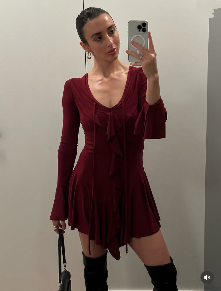Damen Bluse mit eleganter Rüschendekoration und tiefem V-Ausschnitt Drune