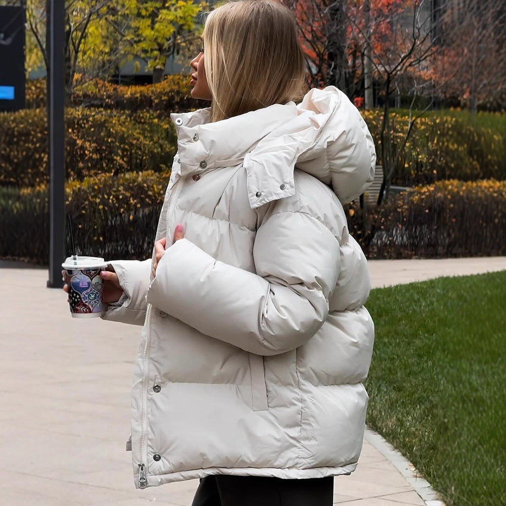 Damen Kurze winddichte Stepp‑Pufferjacke mit abnehmbarer Kapuze und hohem Stehkragen Drune