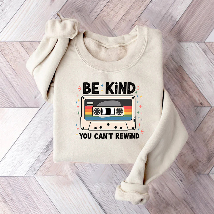 Damen Sweatshirt mit Vintage-Kassettenmotiv und inspirierendem Schriftzug Drune