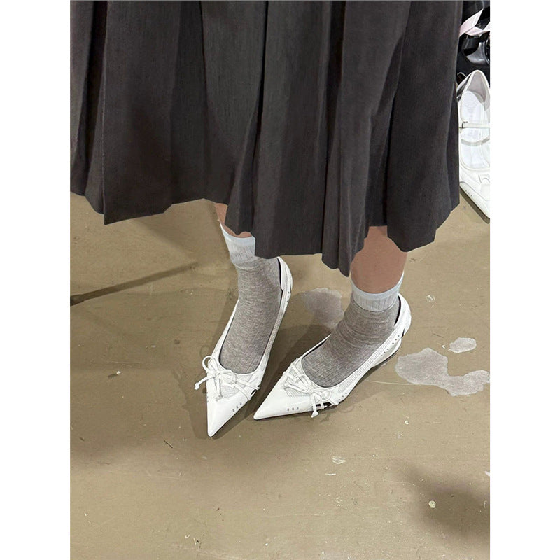 Damen Spitz zulaufende Mesh-Metallic-Pumps mit sculpted Kitten-Absatz und Schleifenriemen Drune