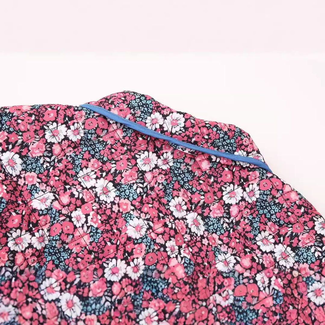 Damen nan gesteppte Kurzjacke mit floralem Microprint, Rundkragen, kontrastpaspel und aufgesetzten Taschen Drune