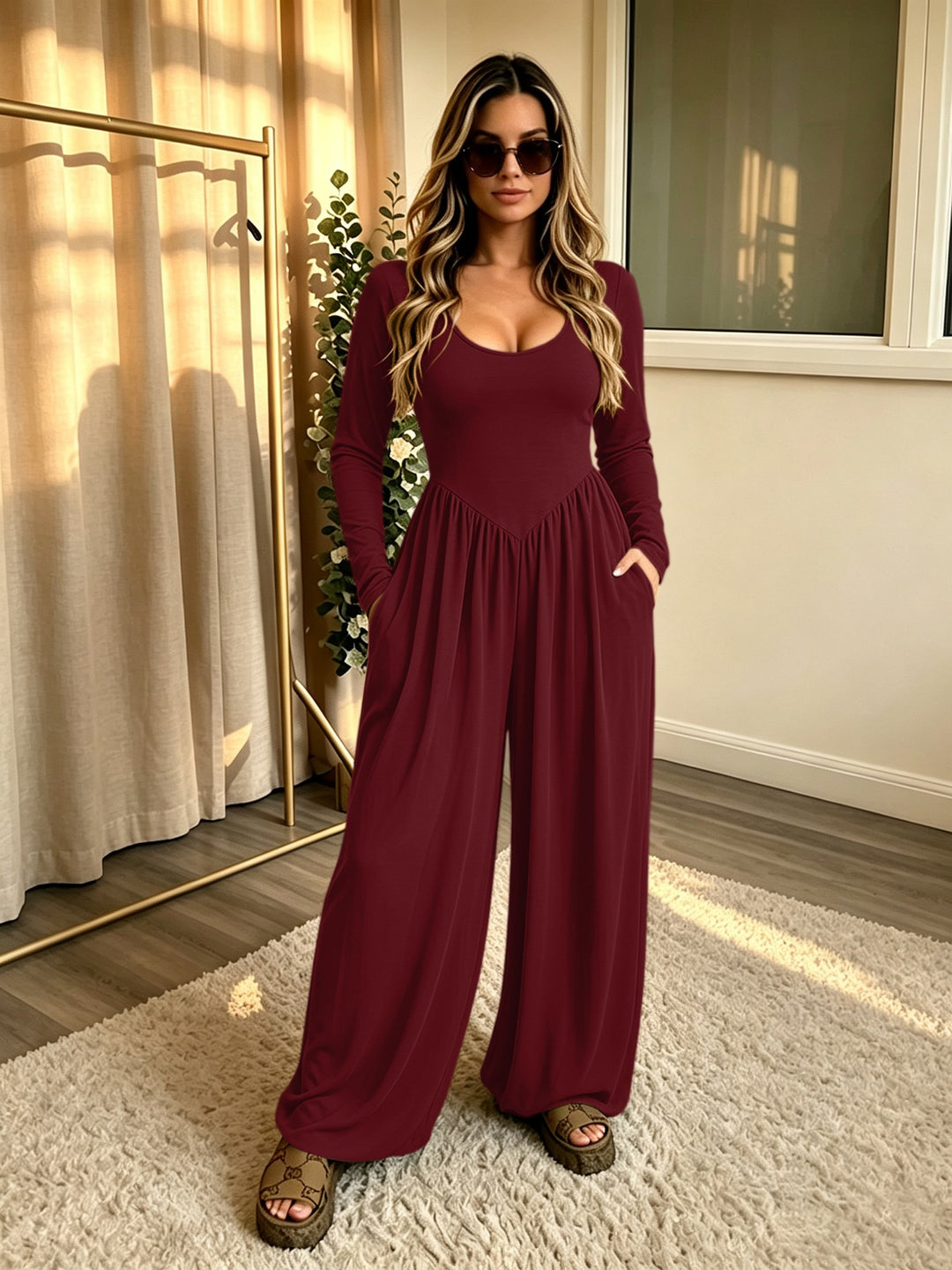Damen Langer Jumpsuit mit weitem Bein, tiefem Rundhals und Eingrifftaschen Drune