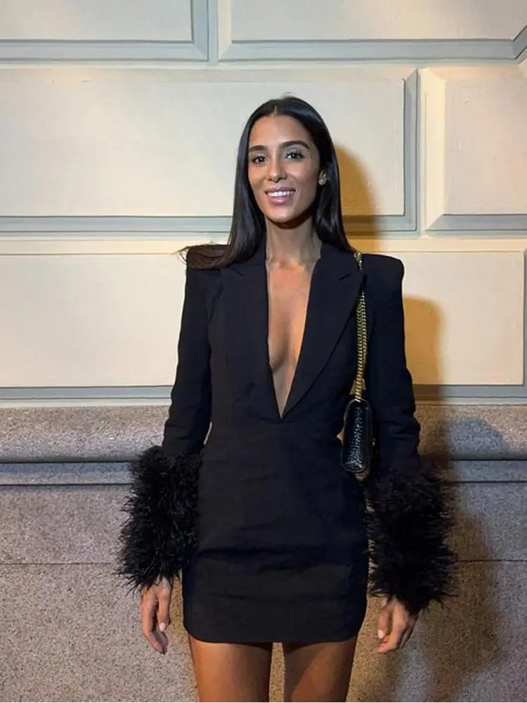 Damen Sexy Minikleid mit tiefem V-Ausschnitt und glamourösen Federärmeln Drune