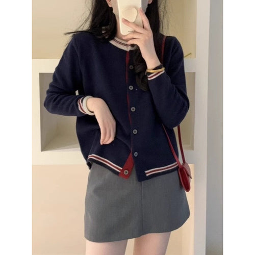 Damen Strickjacke mit kontrastierenden Bündchen und Knopfdetails Drune