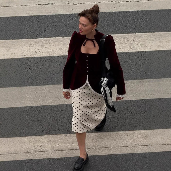 Damen tailliertes Samt‑Blazerkleid mit Herzausschnitt, Perlenknöpfen und Spitzenbesatz Drune