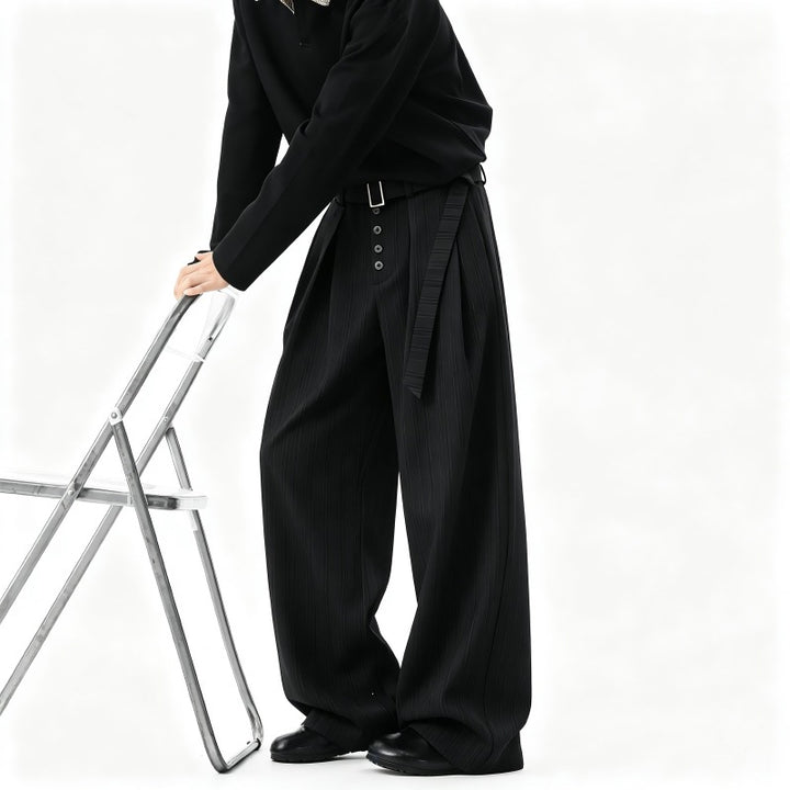 Herren Weite Nadelstreifen-Hose im Baggy‑Cut mit hoher Taille, Falten und Zierknopfleiste Drune