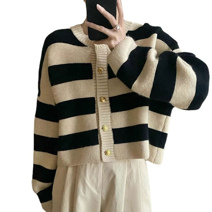 Damen Strickjacke mit goldenen Knöpfen und Streifenmuster Drune
