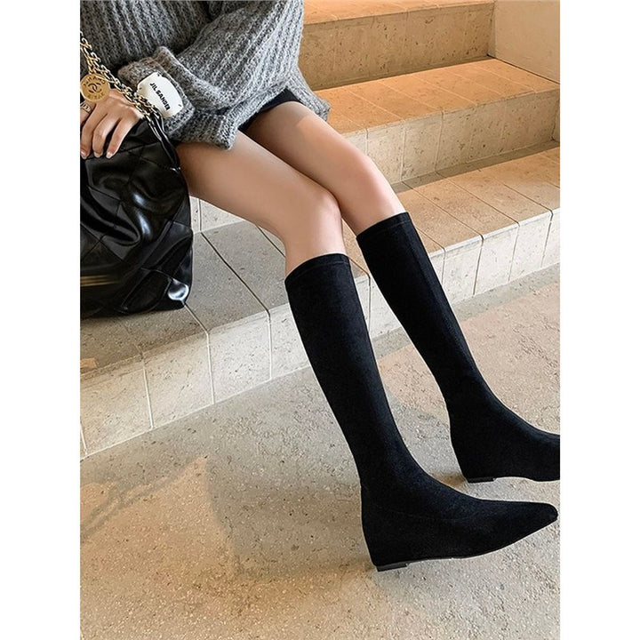 Damen knielange Stretch‑Stiefel mit spitzer Zehenform und niedrigem Keilabsatz Drune