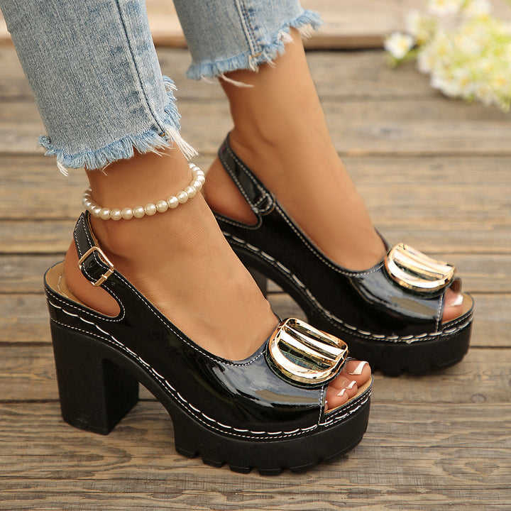 Damen Plateau-Slingback-Sandaletten mit glossy Lackfinish, goldener Zierplatte und profiliertem Lug-Sohlensystem Drune