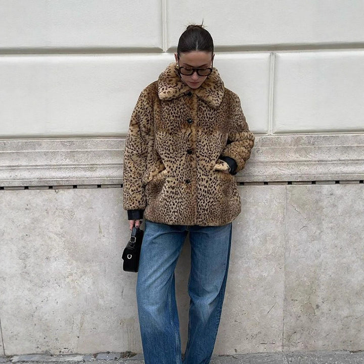 Damen Boxy-Kurzmantel aus Fauxfur mit Allover-Leopardenmuster und umlegbarem Schalkragen Drune