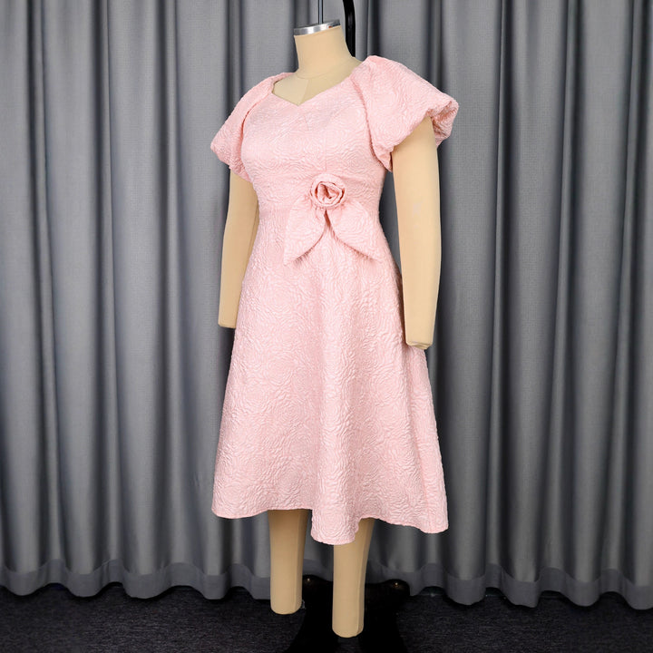 Damen elegantes Kleid mit Schößchen, Blumenapplikation und Puffärmeln Drune