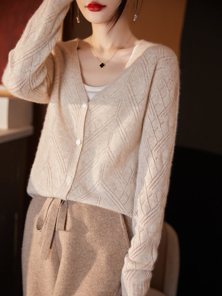 Damen Leichter Ajourcardigan mit geometrischer Lochstruktur und kastiger Kurzform Drune