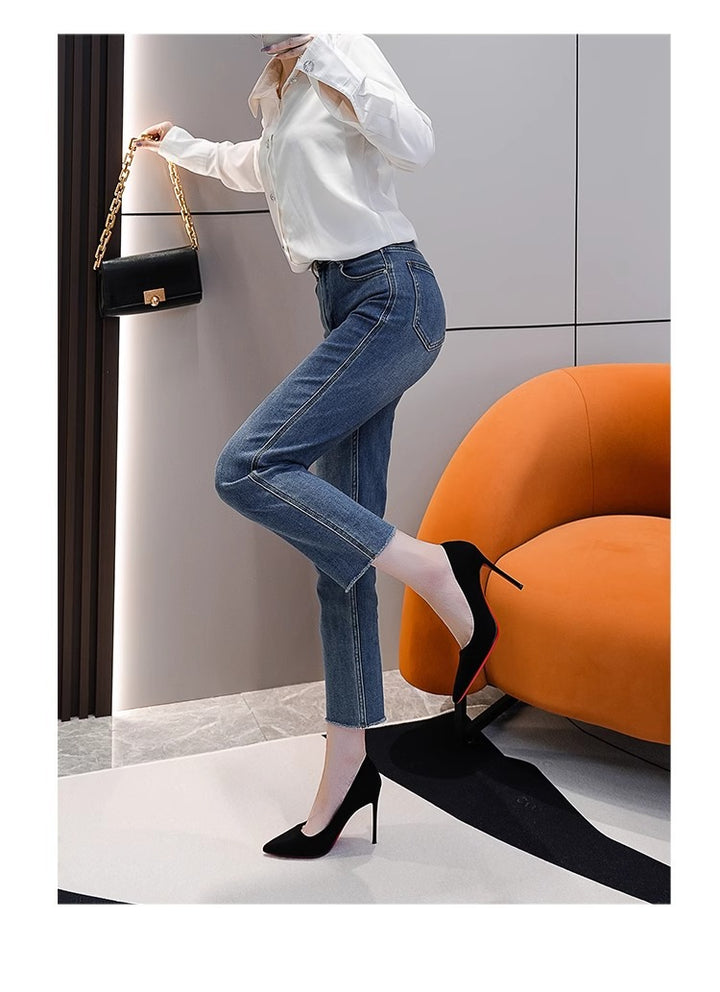 Damen Elegante spitz zulaufende Velours‑Pumps mit kontrastierender roter Laufsohle und schmalem Stiletto Drune