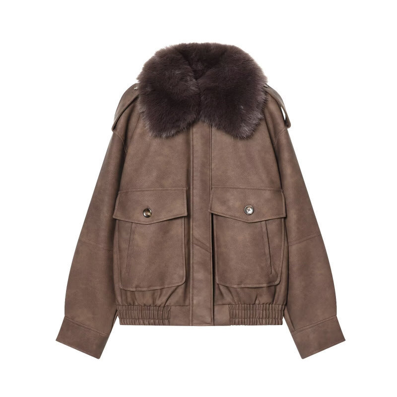 Damen Kurze Bomberjacke im Veloursleder‑Look mit voluminösem Fellkragen, Pattentaschen und elastischem Saum Drune