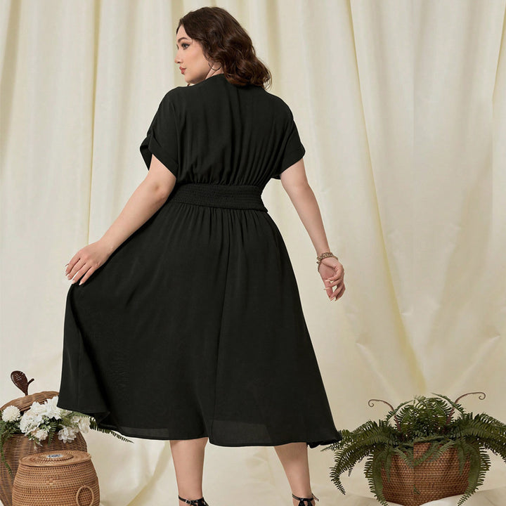 Damen Maxikleid mit elegantem Wickeldesign und fließendem Saum Drune