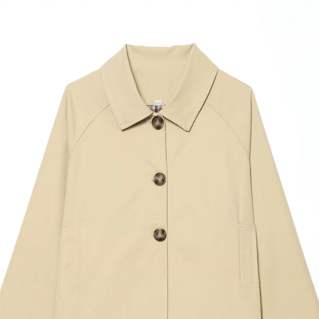 Damen Kurzblouson im Boxy‑Trenchstil mit Raglanärmeln und Hornknöpfen Drune