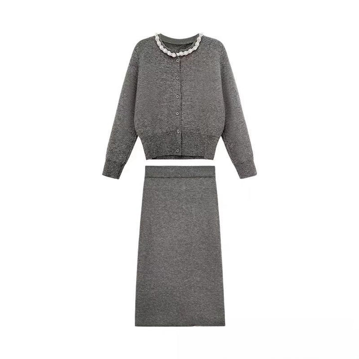 Damen Strickensemble mit detailverzierter Jacke und plissiertem Rock Drune