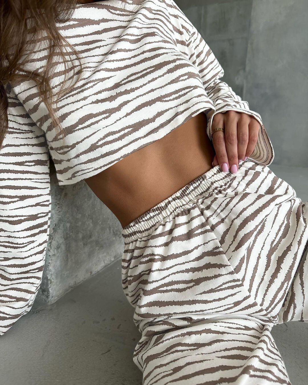 Damen cropped Sweatshirt und lässige Hose Set Drune