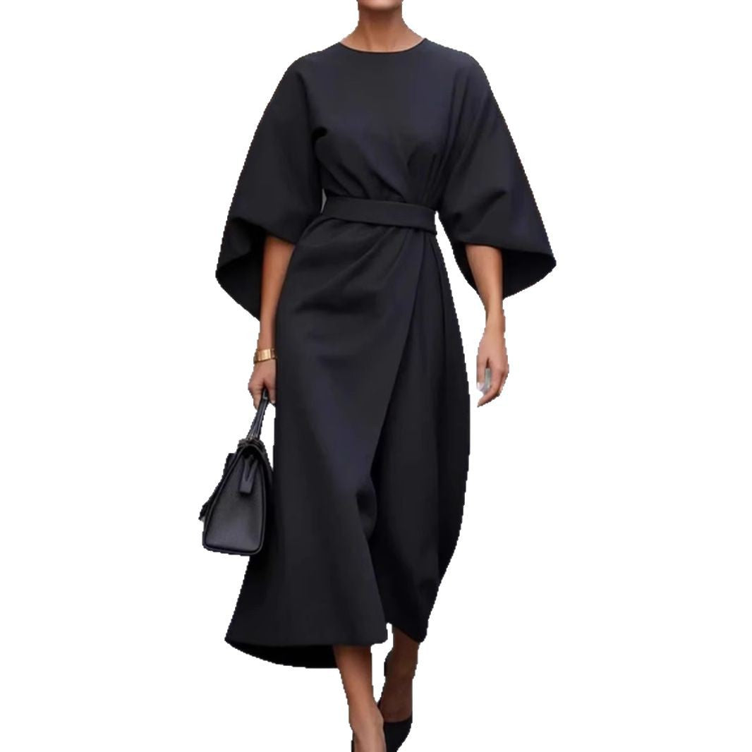 Damen nan minimalistisches Abendkleid mit überlangen weiten Ärmeln und taillenmodellierender Faltendrapierung Drune