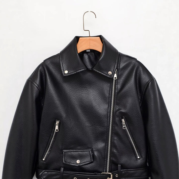 Damen Bikerjacke aus veganem Lederimitat mit asymmetrischem Reißverschluss und Taillengürtel Drune