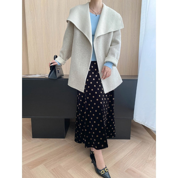 Damen elegante Wolljacke mit breitem Revers und Bindegürtel Drune
