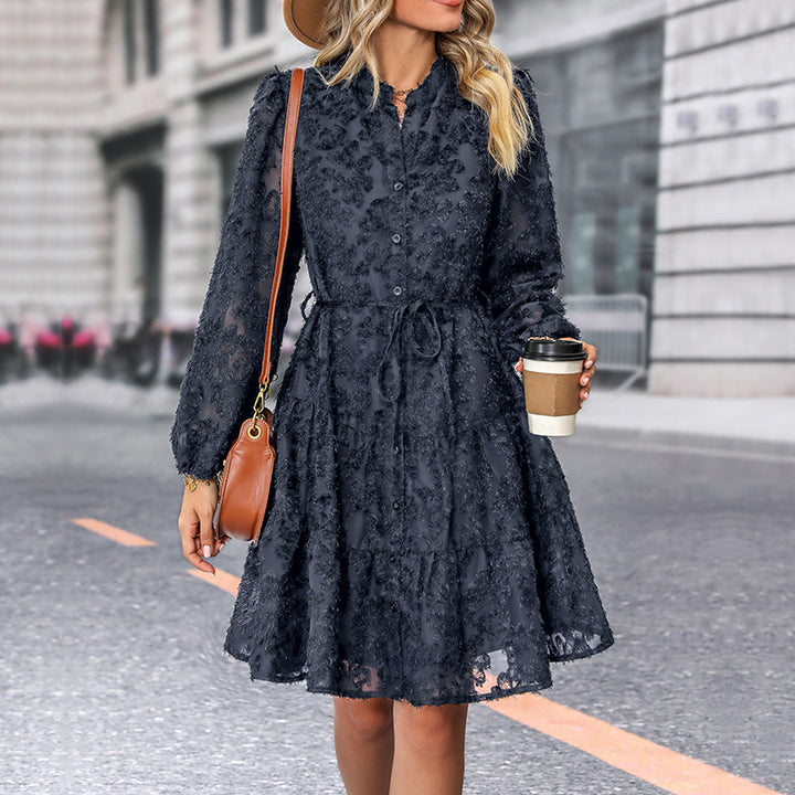 Damen Texturiertes Blusen‑Skaterkleid mit Volantstufen, durchgehender Knopfleiste und Taillenzug Drune