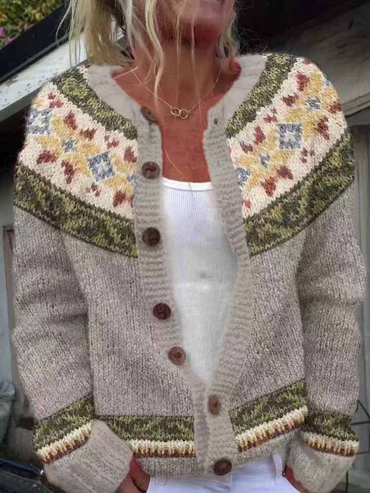 Damen nan gemusterte Strickjacke mit Rundpasse, Holzknöpfen und Eingrifftaschen Drune