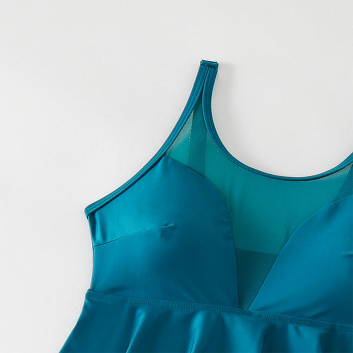 Damen Badeoutfit mit peplum Oberteil und modischen Shorts Drune