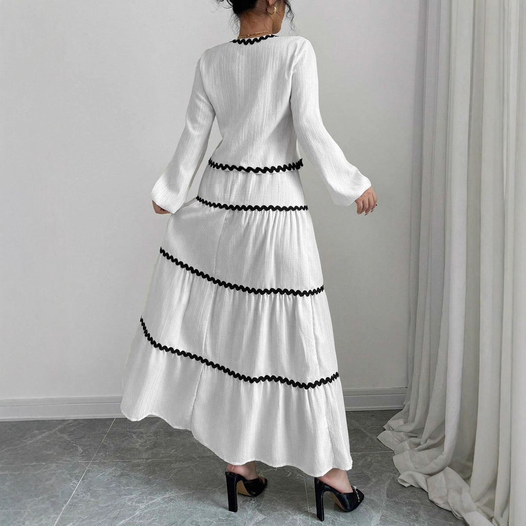 Damen Maxi-Kleid mit verspieltem Schnürungsausschnitt und elegantem Rüschenboden Drune