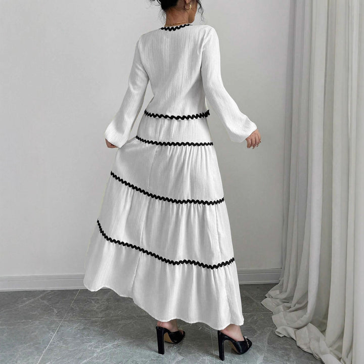Damen Maxi-Kleid mit verspieltem Schnürungsausschnitt und elegantem Rüschenboden Drune
