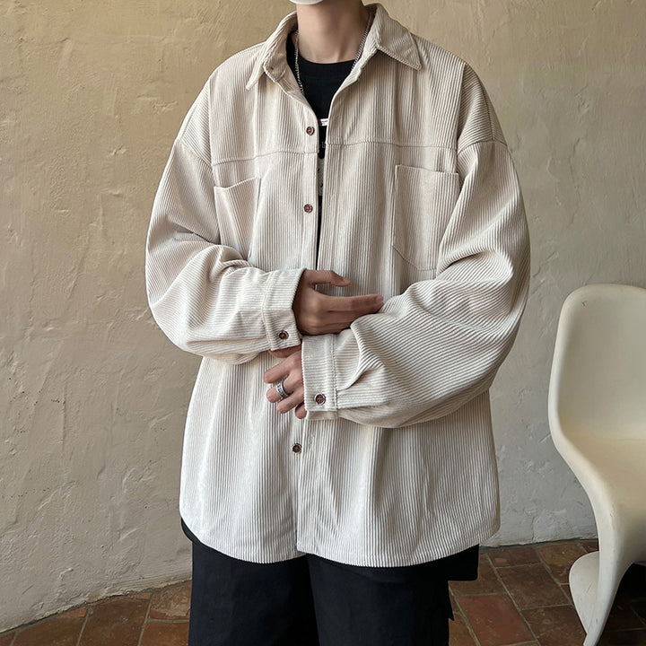 Herren nan oversized Kordhemdjacke mit aufgesetzten Brusttaschen, abgerundetem Saum und lockerer Silhouette Drune