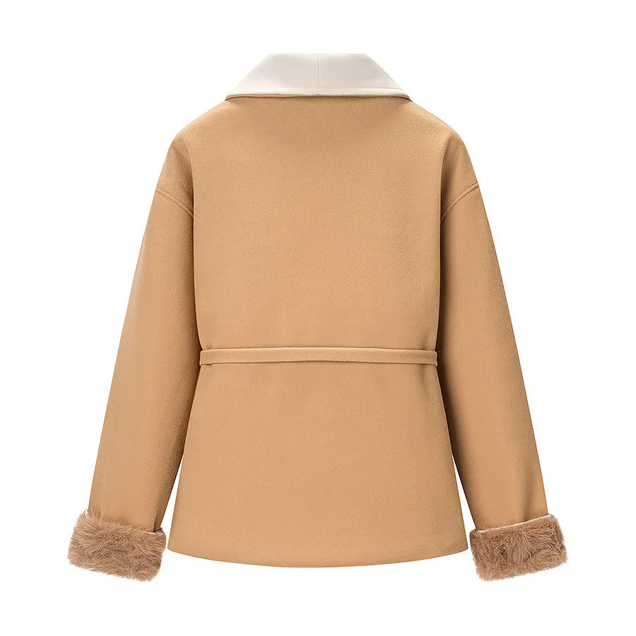 Damen nan taillierte Kurzjacke mit großzügigem Schalkragen, Bindegürtel und Kunstfellmanschetten Drune