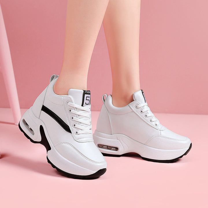 Damen nan urbaner Plateausneaker mit luftgeformter Zwischensohle und geschwungener Seitenapplikation Drune