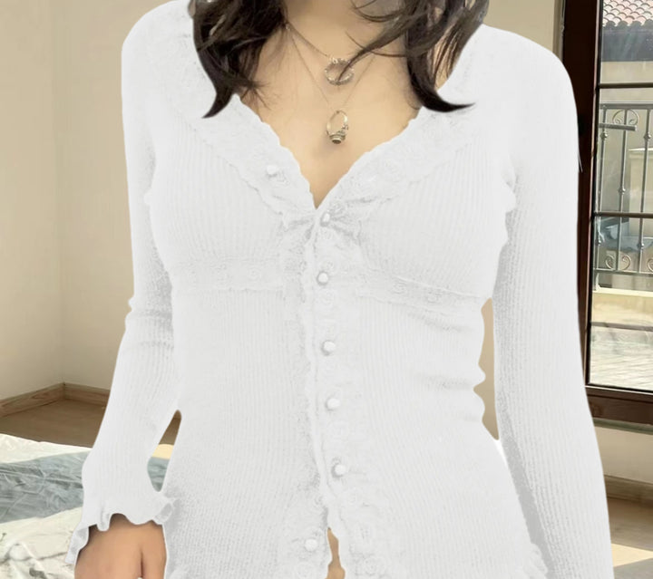 Damen Strickjacke mit romantischer Spitze und geschmackvollen Knöpfen Drune