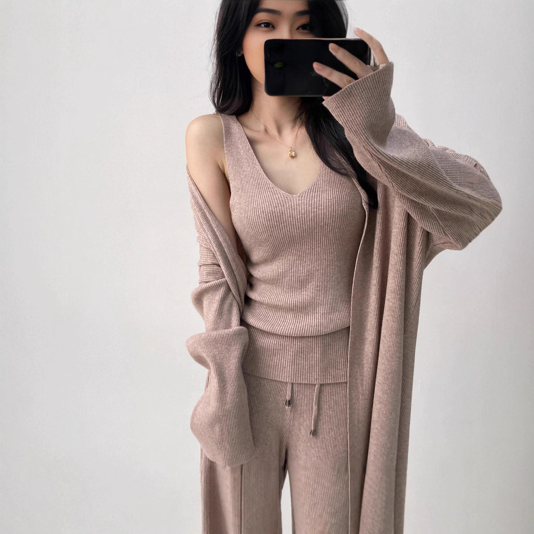 Damen Feinstrick-Loungewear-Set mit Longcardigan, Ripp-Top und weitem Strickhose Drune
