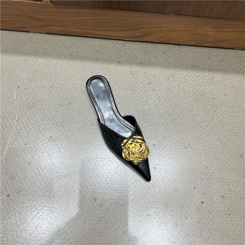 Damen Spitz zulaufende Mule-Slipper mit dekorativer Blütenapplikation und gepolsterter Innensohle Drune