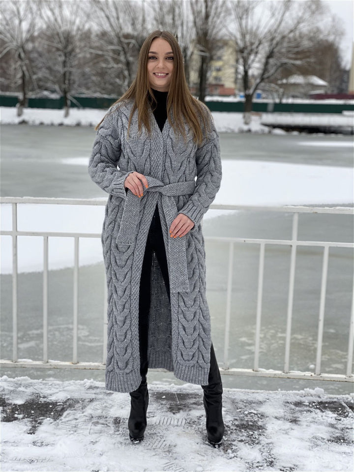 Damen Grobstrick-Mantel mit markantem Zopfdesign und offenem Schnitt Drune