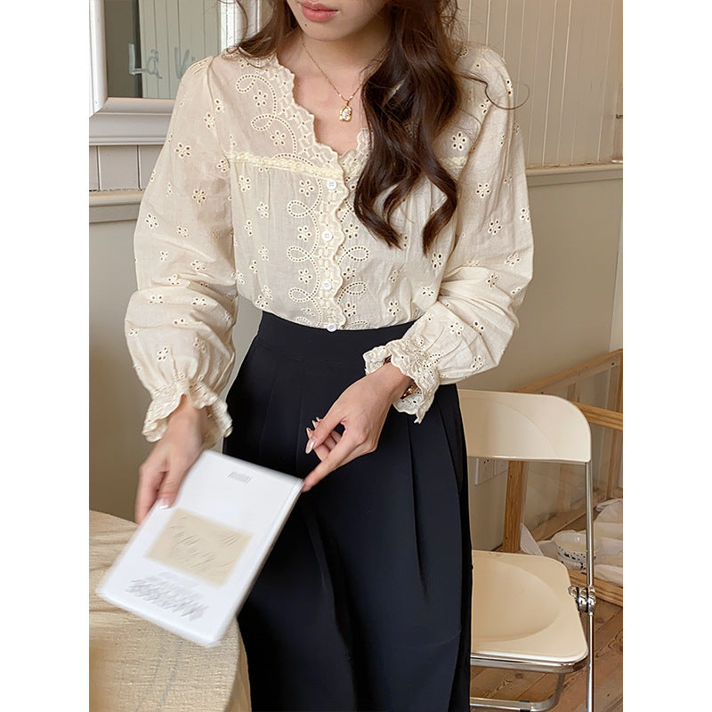 Damen Bluse mit Spitzenkante und Knopfdetails Drune