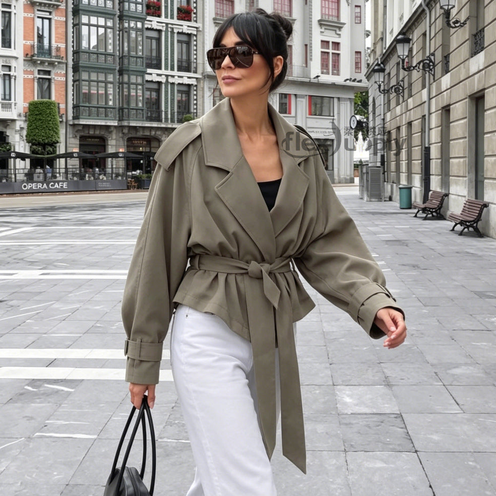 Damen nan gewickelte Cropped-Jacke mit oversized Raglanärmeln und breitem Bindegürtel Drune
