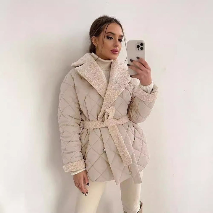 Damen Steppjacke mit Teddy-Futter Taillengürtel und großem Schalkragen Drune